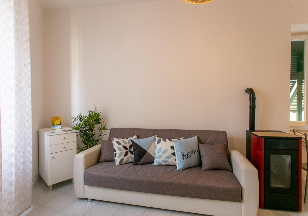 B-House Apartment Порто Санто Стефано Екстериор снимка
